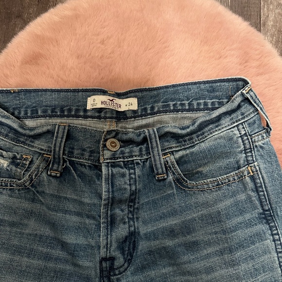 Hollister Distressed Boyfriend Jeans - Picture 6 of 6